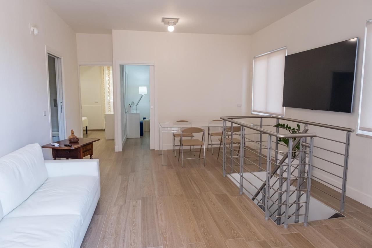 Teatro Apartments Mondello Palermo Bagian luar foto