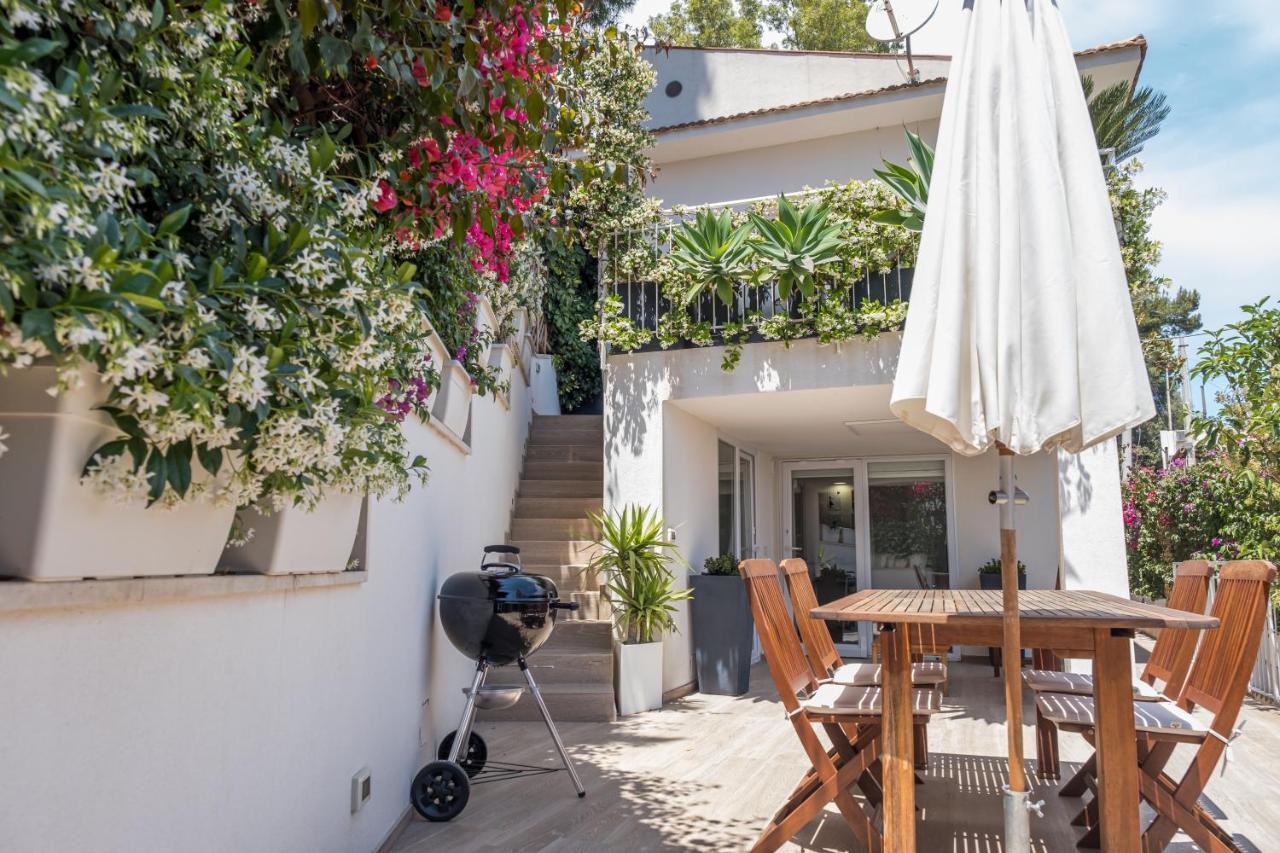 Teatro Apartments Mondello Palermo Bagian luar foto