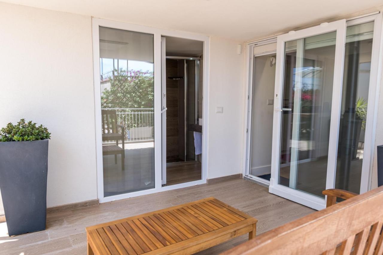 Teatro Apartments Mondello Palermo Bagian luar foto