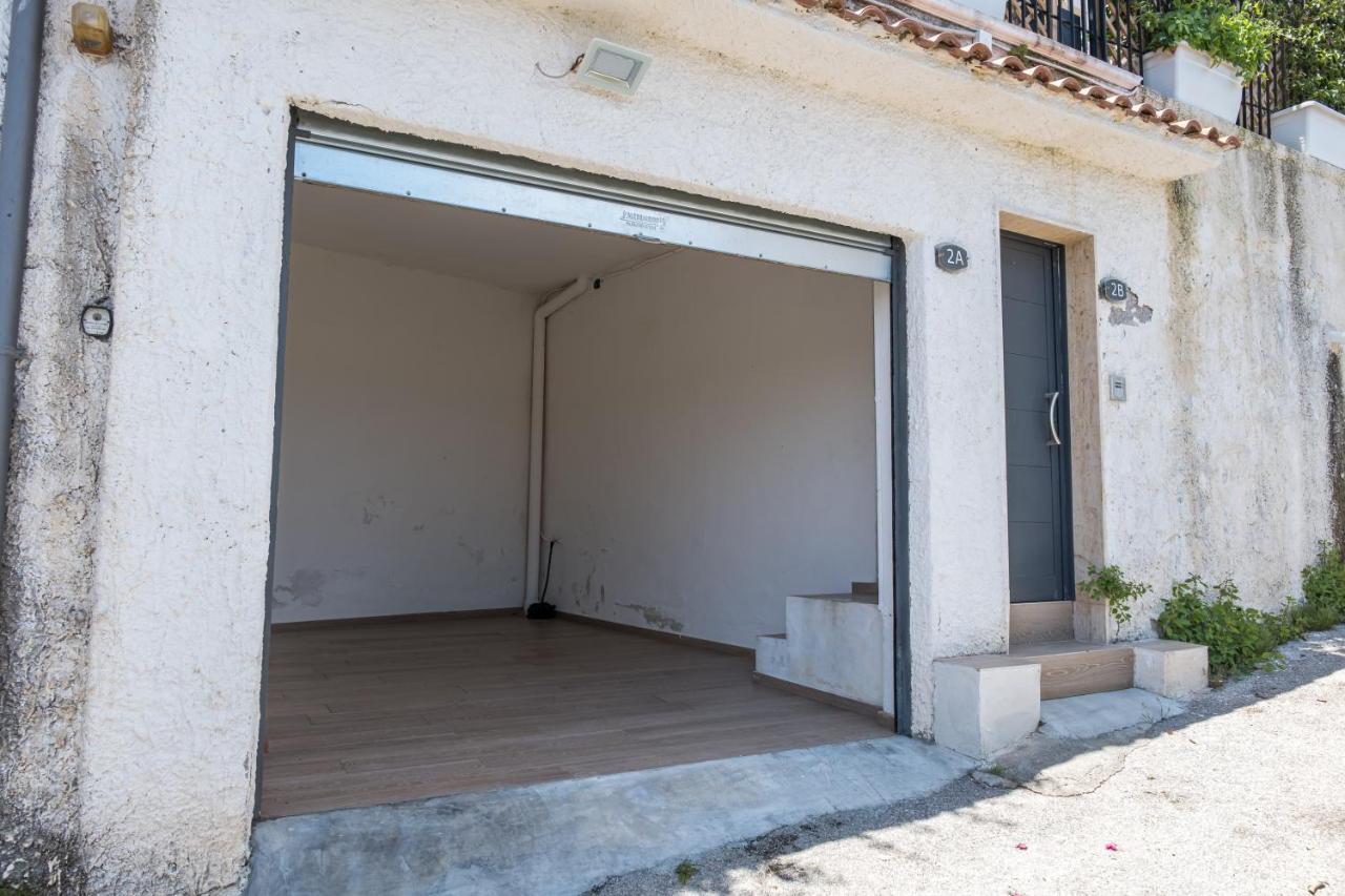 Teatro Apartments Mondello Palermo Bagian luar foto